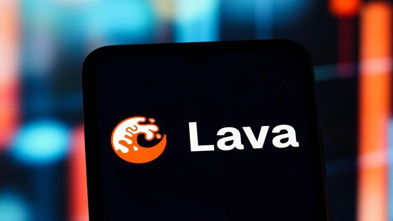 شاشتان ومواصفات قوية.. شركة Lava تتحدى الكبار بهاتف Blaze Duo 3 الجديد